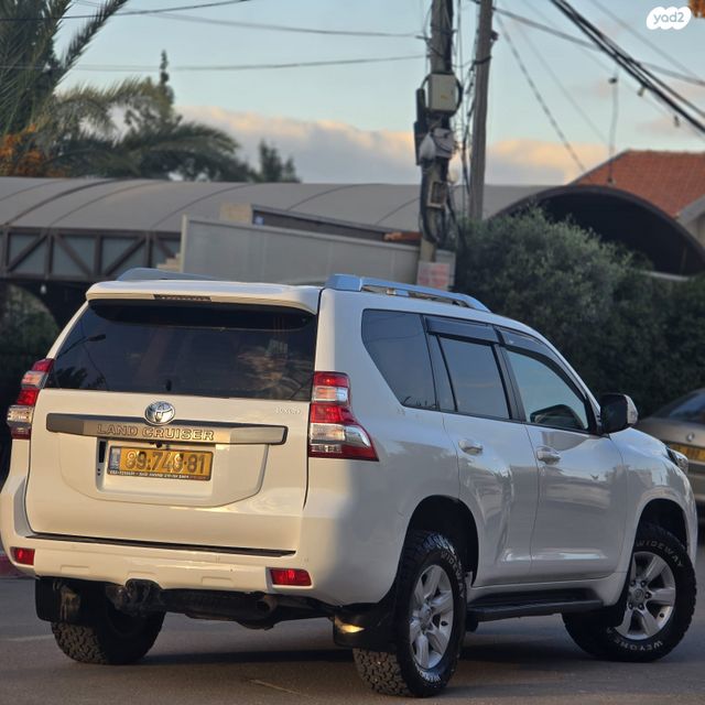 טויוטה לנד קרוזר