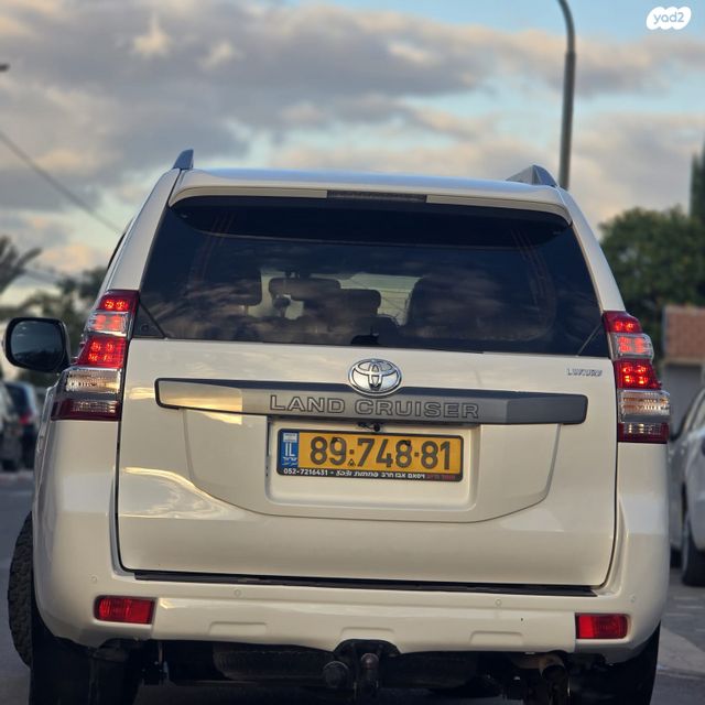 טויוטה לנד קרוזר