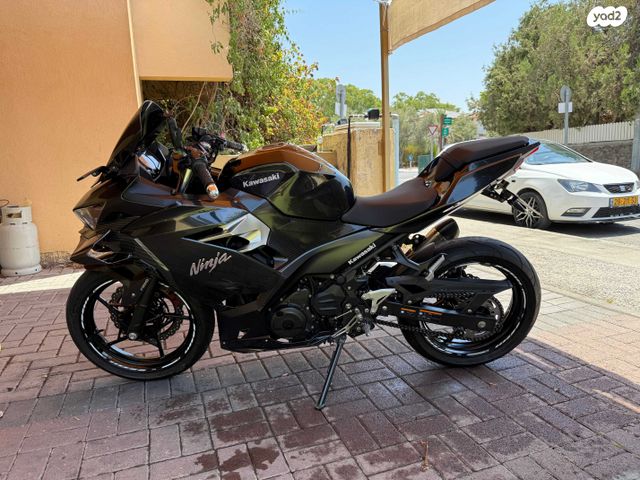 קאוואסאקי נינג'ה 400