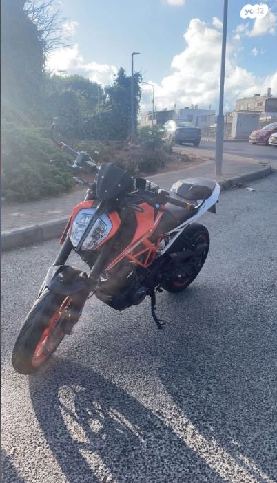 KTM Naked Duke 390