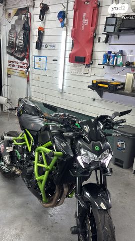 קאוואסאקי Z900