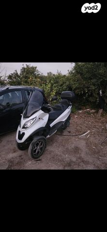 מודעת רכב פיאג'ו MP3 500