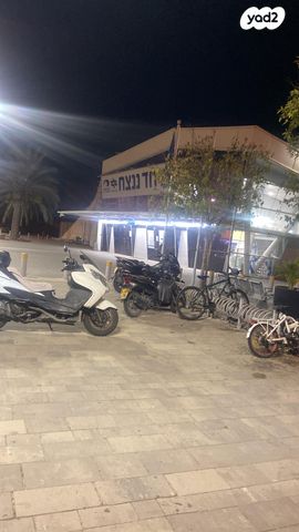 סוזוקי בורגמן 400