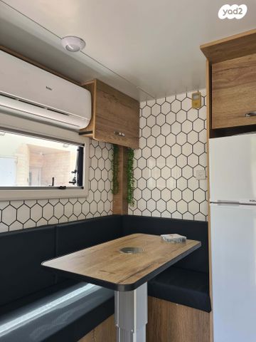 מודעת רכב נגרר (קראוון נגרר)