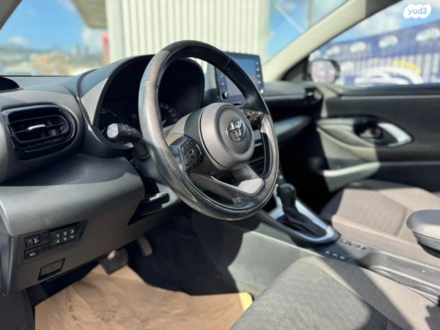 טויוטה יאריס