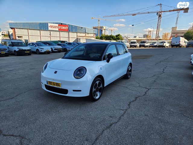 מודעת רכב ג׳יי.איי.סי 30