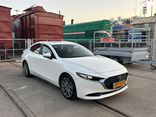 מודעת רכב מאזדה 3