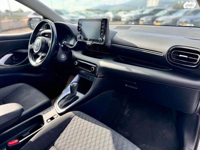 טויוטה יאריס