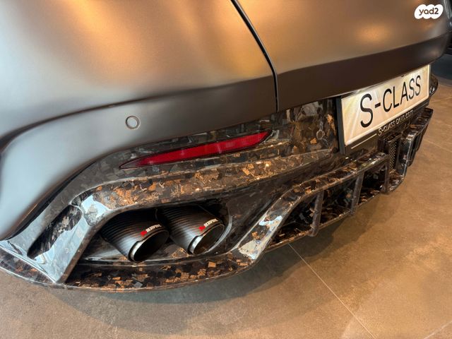 אסטון מרטין DB11