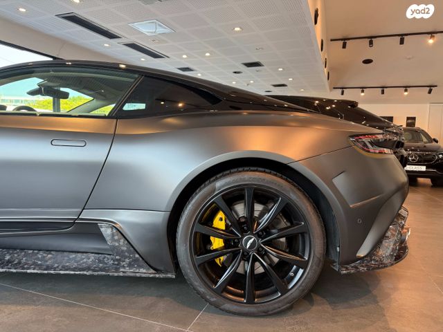 אסטון מרטין DB11