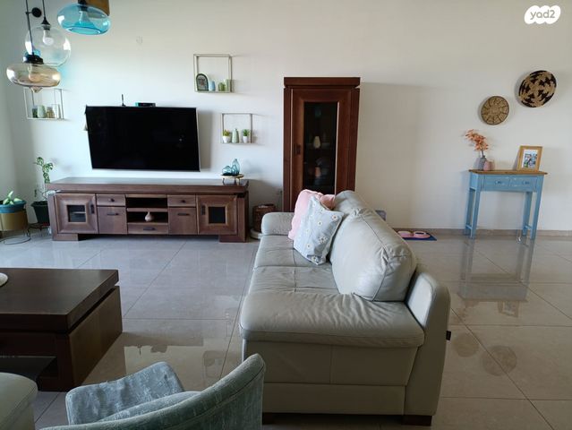 דירה, זלמן שז"ר 8, נווה גנים, קרית מוצקין