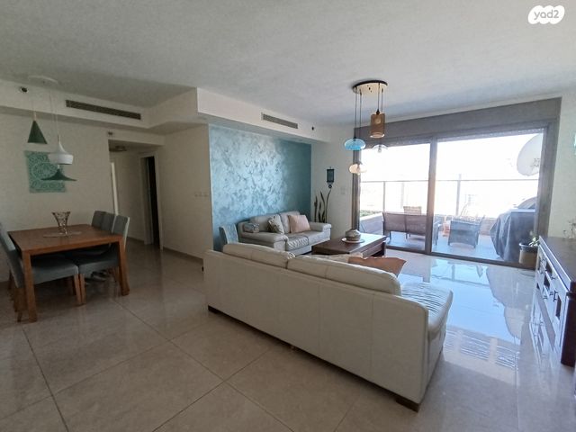 דירה, זלמן שז"ר 8, נווה גנים, קרית מוצקין