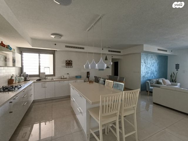 דירה, זלמן שז"ר 8, נווה גנים, קרית מוצקין