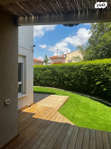 דו משפחתי, זבולון המר 11, רשפים, גדרה