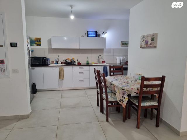 דירה, האחים 28, נווה שמיר רמת בית שמש ה-1, בית שמש