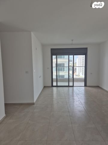 לאה גולדברג 10