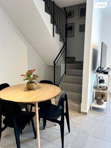 דופלקס, יוסף אהרונוביץ' 43, שיכון ותיקים, חולון