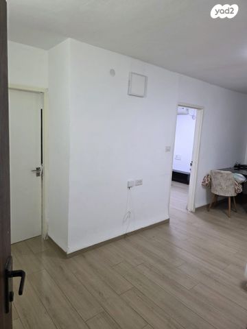 דירה, צה"ל 17, המיסדים, כרמיאל