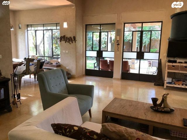 בית פרטי/ קוטג', הנורית 11, צורן, קדימה צורן