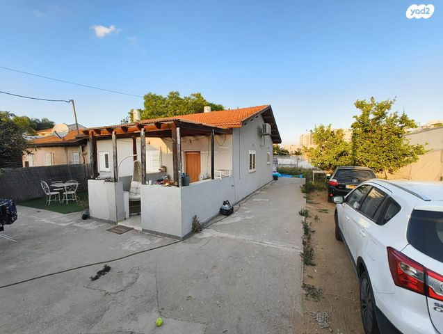 בית פרטי/ קוטג', אלפסי 57, שיכון ב, כפר יונה