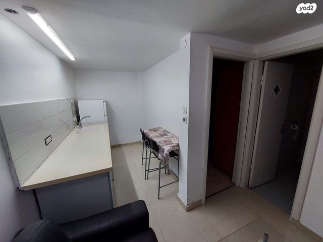 יוסף אהרונוביץ' 9