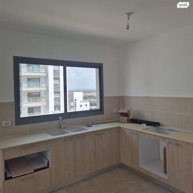 דירה, לאה גולדברג 10, חתני פרס ישראל, באר יעקב