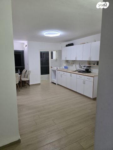 דירה, צה"ל 17, המיסדים, כרמיאל