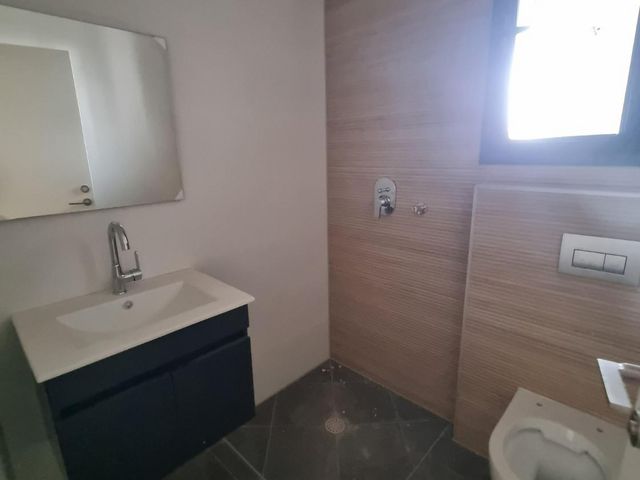 דירה, יונה וולך 7, גרין פארק החדשה, הוד השרון