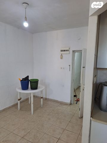 דירה, הרצל 140, ג' / מרכז מזרח העיר, רחובות