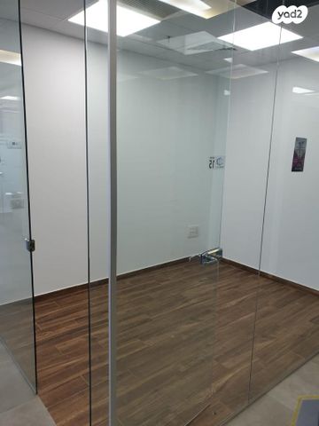 יגאל אלון 94