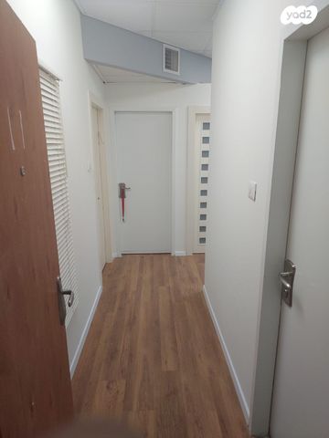 משרדים, הרצל 163, ב' / צפון מערב העיר, רחובות