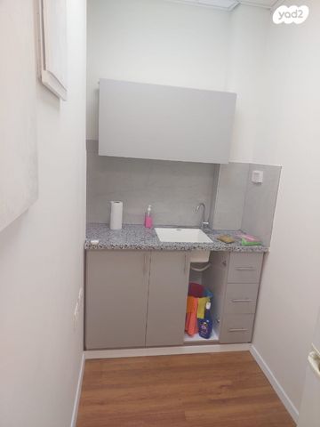 משרדים, הרצל 163, ב' / צפון מערב העיר, רחובות