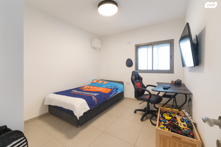 דירה, כלנית, הפרחים, חריש