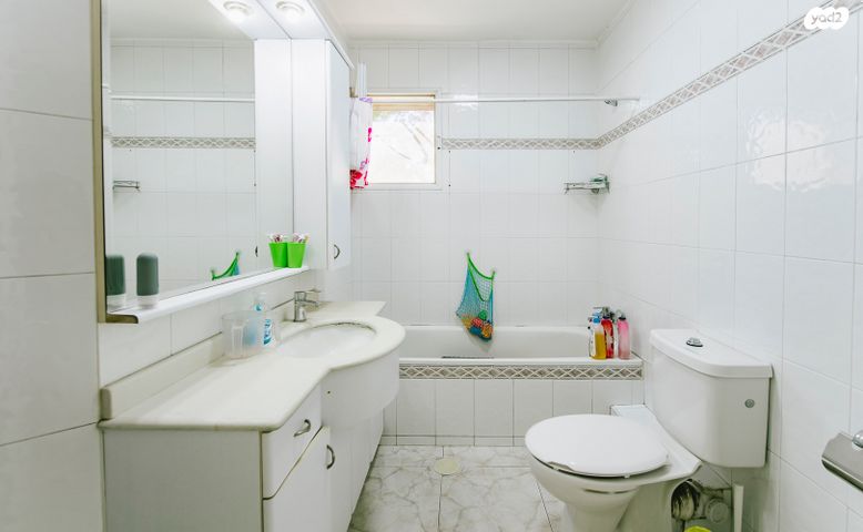 דירה, הגבעה הצרפתית, גבעת שפירא, ירושלים