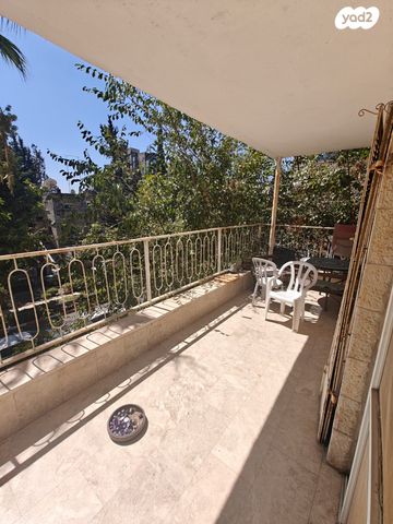 שדרות בן מיימון 26