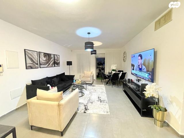 דירה, יעקב רייפן, שעריים, רחובות