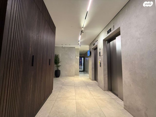 דירת גן, אריאל שרון, נווה שרון / שער העיר, נתיבות