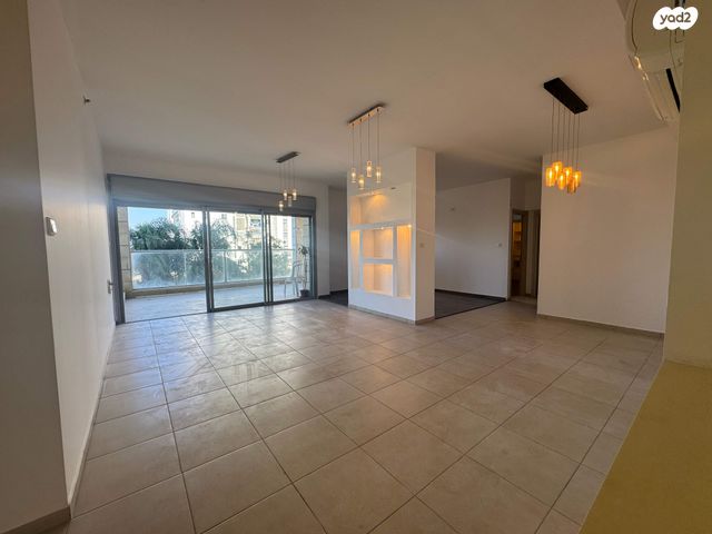 דירה, יצחק רבין 4, פסגת אונו, קרית אונו