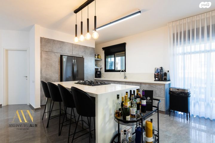 גג/ פנטהאוז, דימונה