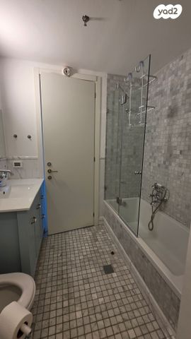 דירה, יבנה, אלון, רמת השרון