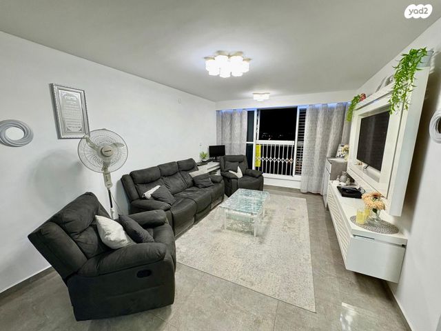 גיורא יוספטל 