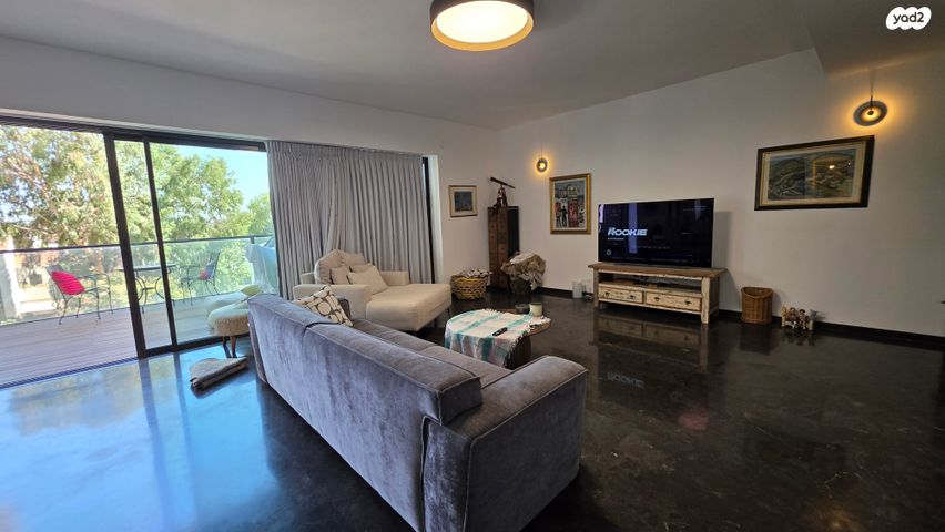 דירה, יבנה, אלון, רמת השרון