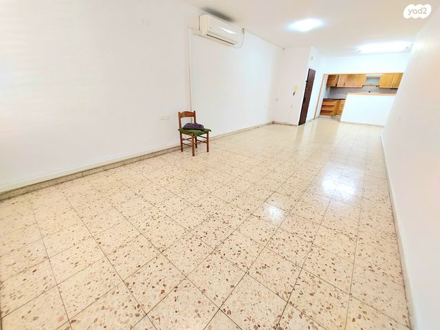 דירה, צבי הירשפלד, רמז, מערב ותיק, ראשון לציון