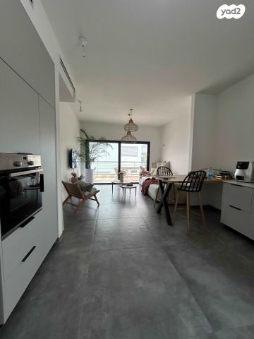 גג/ פנטהאוז, נחלים, עתלית