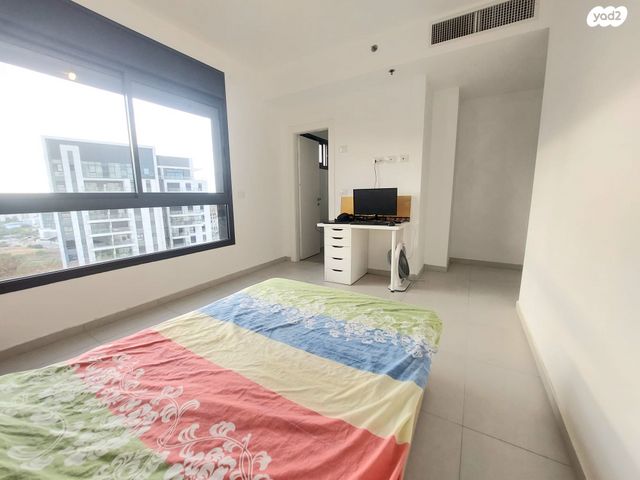 דירה, יעקב תמרי, חצרות המושבה, רחובות