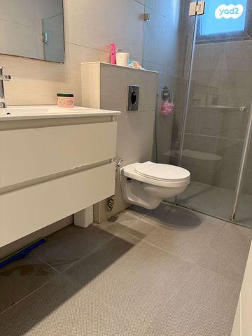 דירה, הגיבורים, עמידר, בת ים