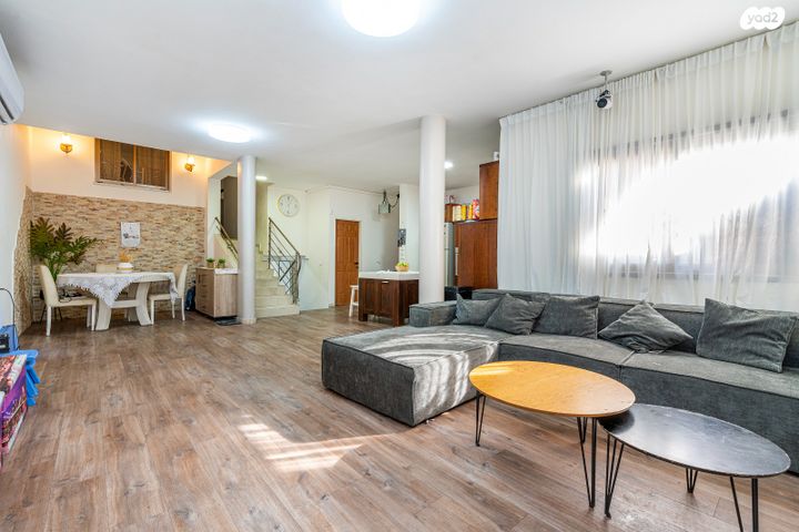 דו משפחתי, האדמה 8, בית אליעזר, חדרה