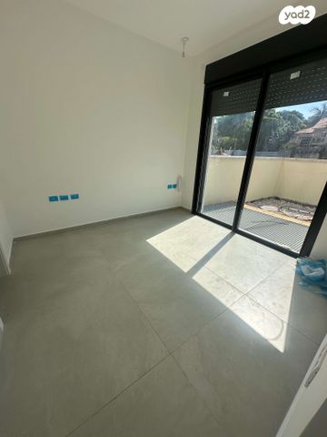 דירת גן, הרצליה הירוקה, נווה עובד, הרצליה