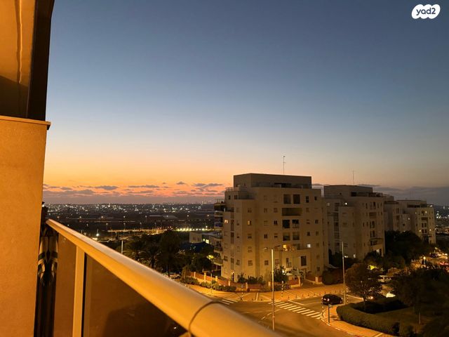 דירה, נחל איילון, צור יצחק, צור יצחק