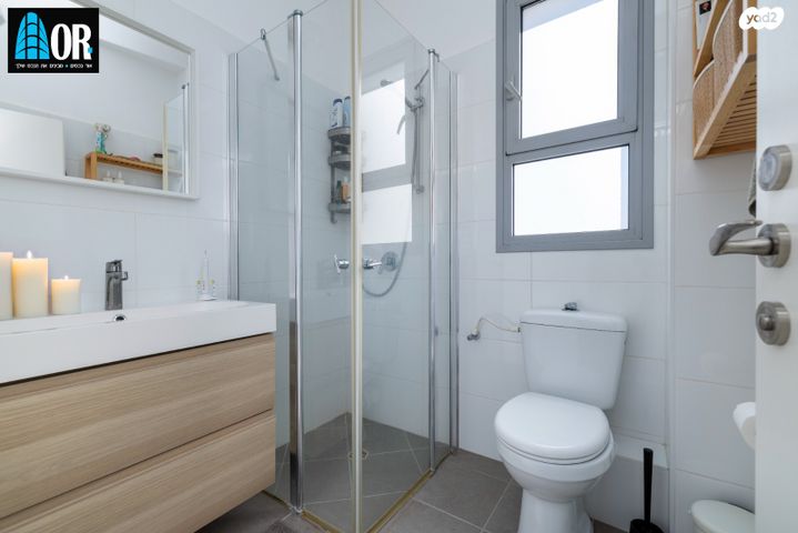 דירה, חיים חפר, הרקפות, ראשון לציון